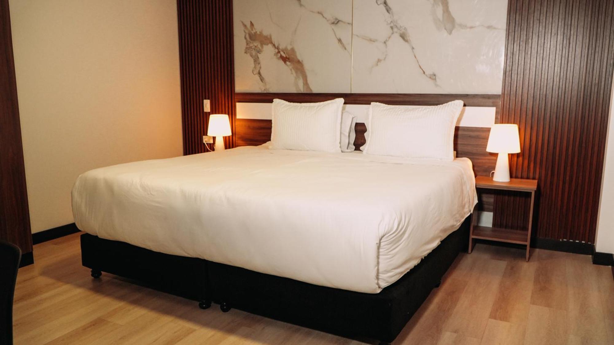 Hotel American Visa Boutique Bogota Bagian luar foto
